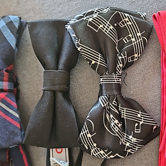 Lot of 5 bow ties black, red, 0laid, music notes boys men's EUC - Picture 3 of 7